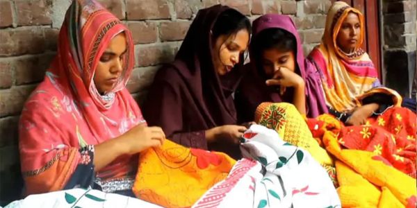 বিলুপ্তপ্রায় গ্রামবাংলার ঐতিহ্যবাহী নকশিকাঁথা